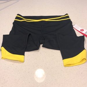 Black and yellow Capri work out pant